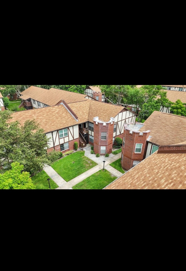 Foto del edificio - 5323 Hansel Ave