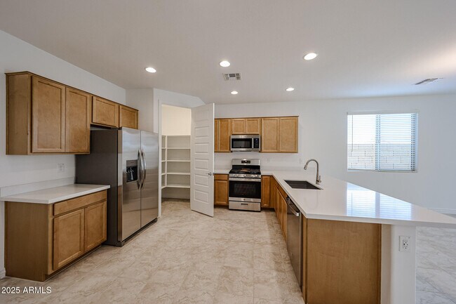 Foto del edificio - 8733 W Windsor Blvd