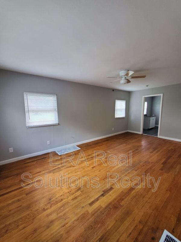 Foto del edificio - 2822 E 5th Ave
