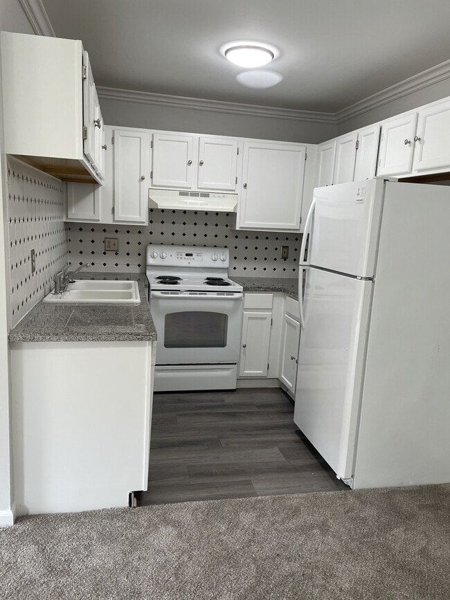 Building Photo - 38589 Wellington Dr
