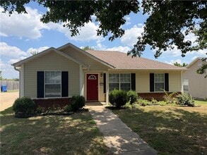Building Photo - 1272 Tradition Ave