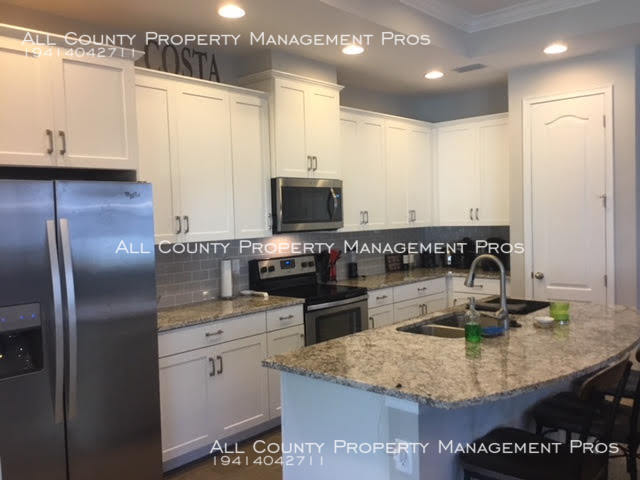 Building Photo - Maintenance FREE/I-75/Fruitville/Updated