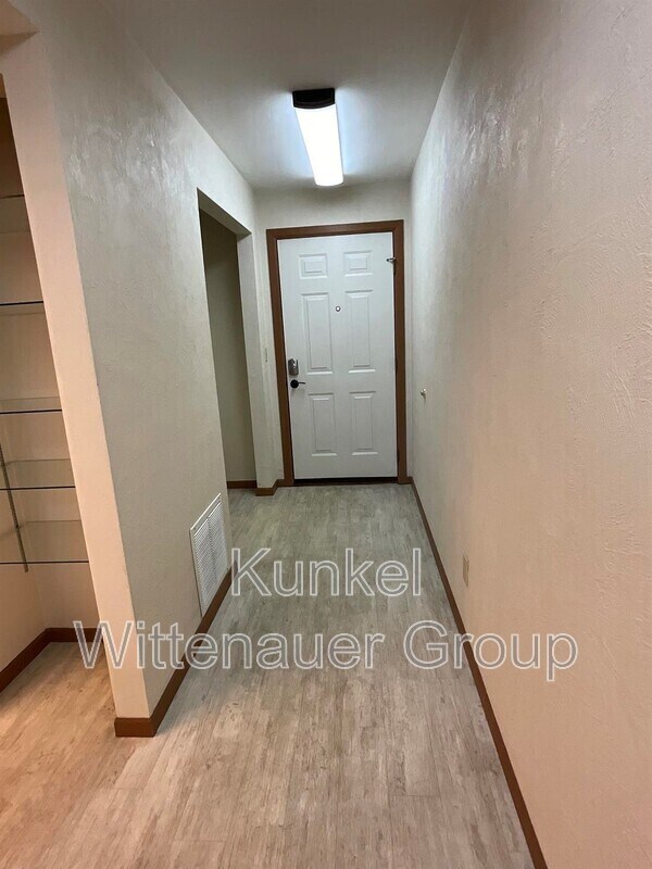 Foto del edificio - 222 Shoreline Dr