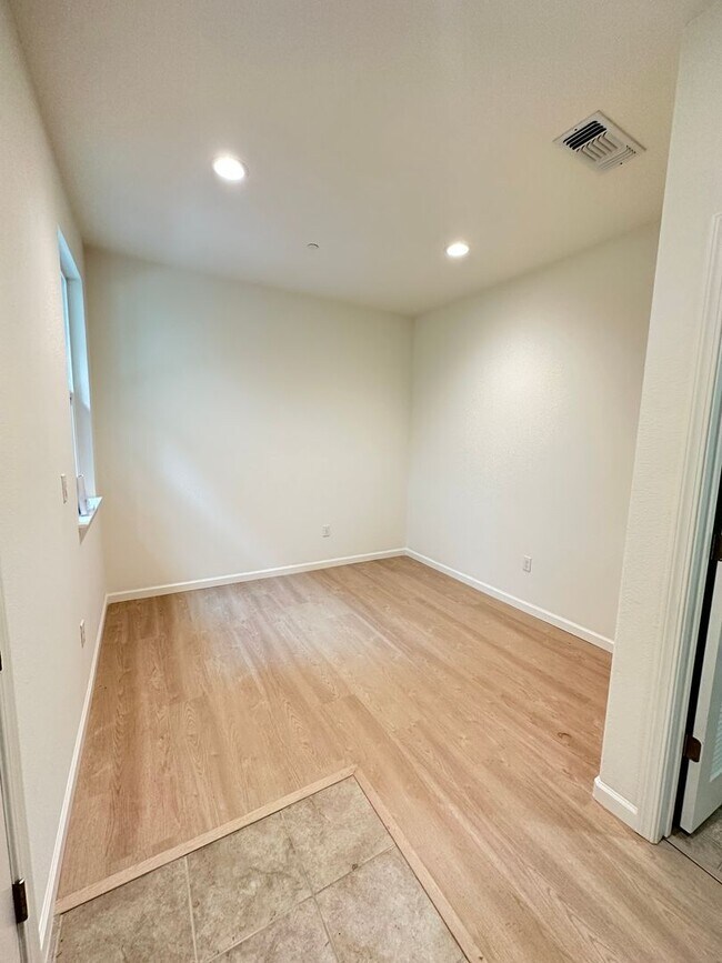 Foto del edificio - Remodeled Town home in Dublin