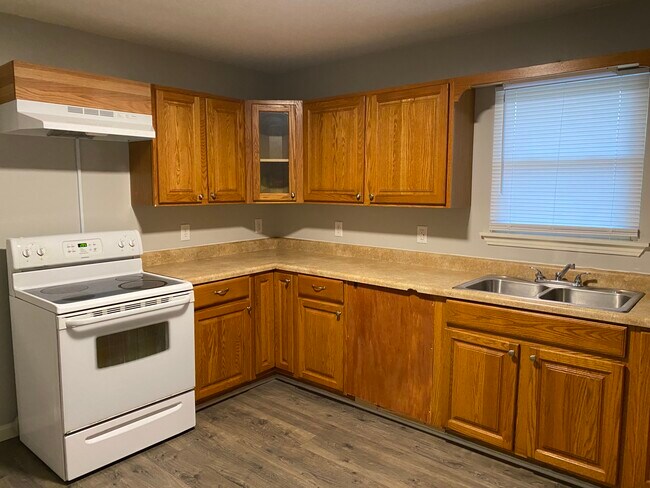 Building Photo - 115 Kemmons Dr