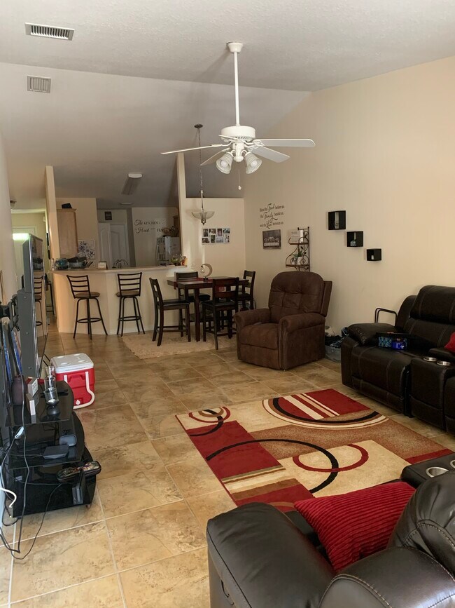 Main living area - 361 Del Monte Rd