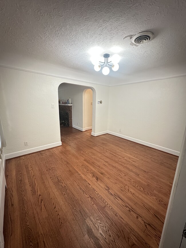 Building Photo - 475 E Bayview Blvd