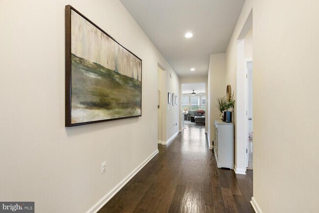 Building Photo - 990 Coriander Ln