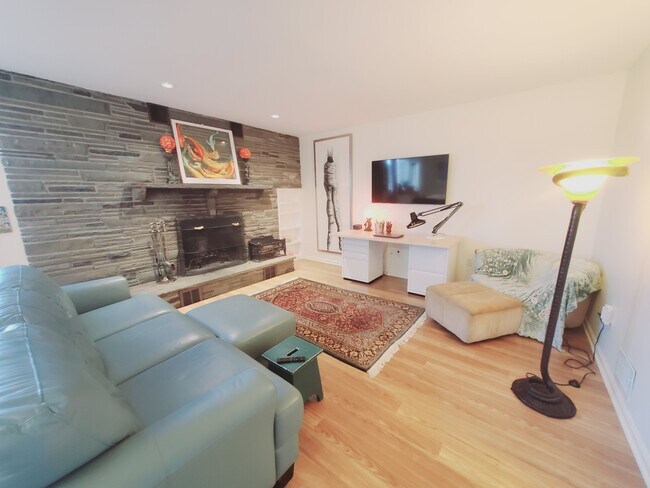 Foto del edificio - 55 Whitmore Ln