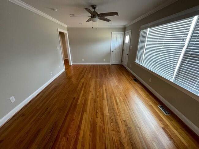 Foto del edificio - 4881 Oak Level Rd