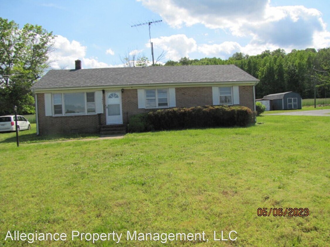 Primary Photo - 3 br, 1 bath House - 1461 Mt Landing Rd