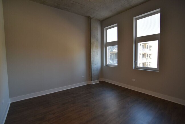 Foto del edificio - 3833 N Broadway