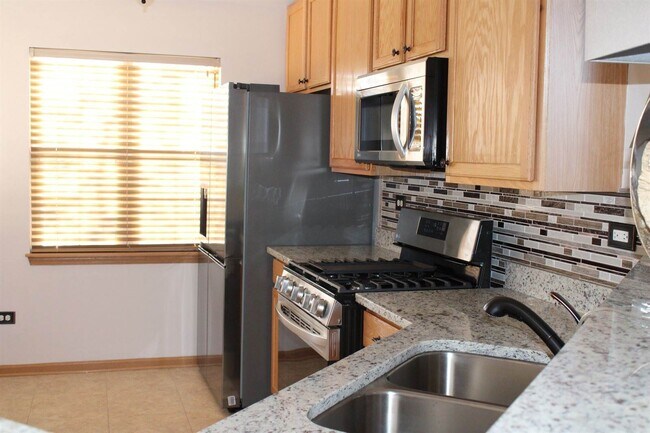 Foto del edificio - 2819 Rutland Cir