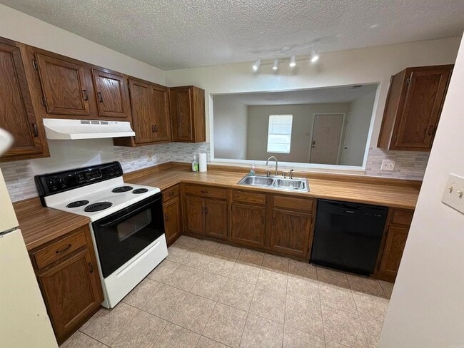 Foto del edificio - 12 Southland Ct