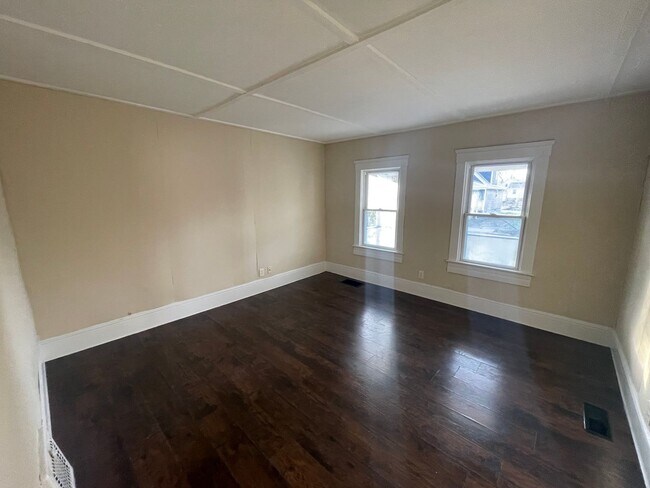 Foto del edificio - SECTION 8 and EDEN Accepted!! Stunning 4-Bed, 2-Bath Renovation in Lorain!!