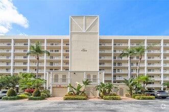 Building Photo - 7290 Kinghurst Dr