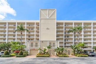 Building Photo - 7290 Kinghurst Dr