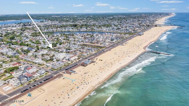 Building Photo - 120 10th Ave