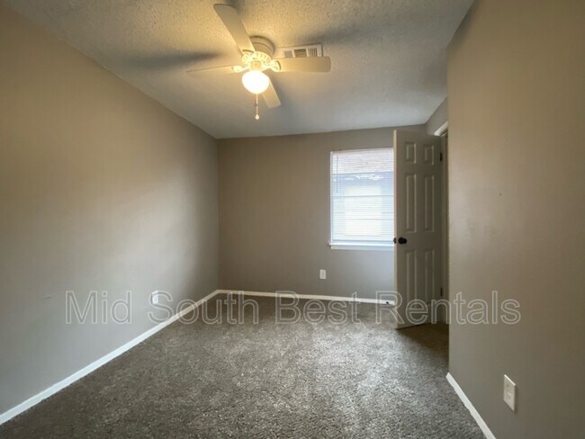 Building Photo - 1390 Orgill Ave