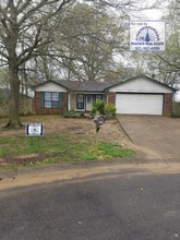 Building Photo - 20 Fieldcrest Ln