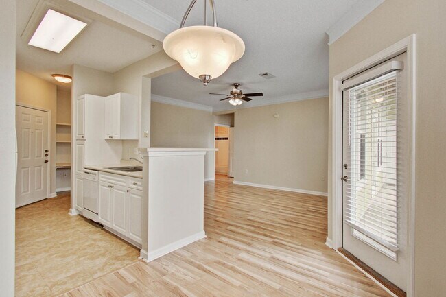 Foto del edificio - 1514 Rosewood Ln