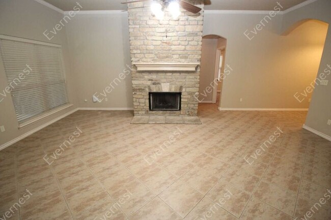 Building Photo - 8432 Spring Creek Ct