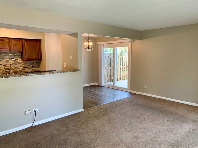 Foto del edificio - 1183 Azalea Ln