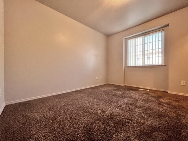 Foto del edificio - 7586 W Tottenham Ln