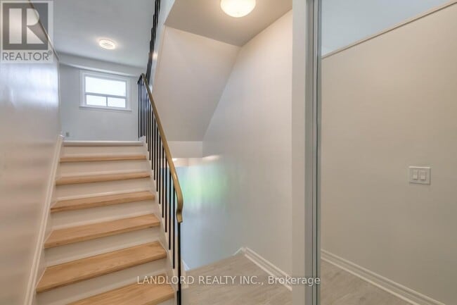 Building Photo - 2830 Midland Ave