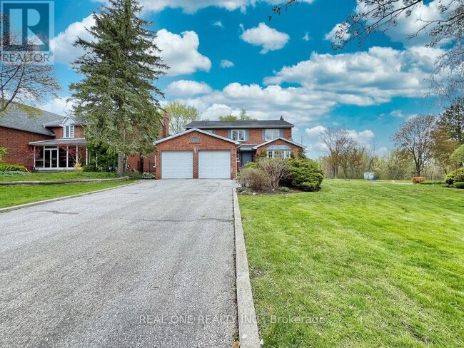 Building Photo - 38 McKay Crescent