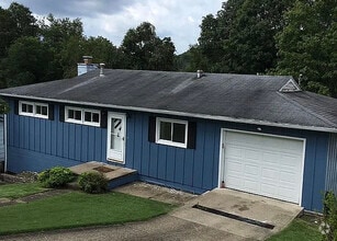 Building Photo - 1302 Lyndale Dr