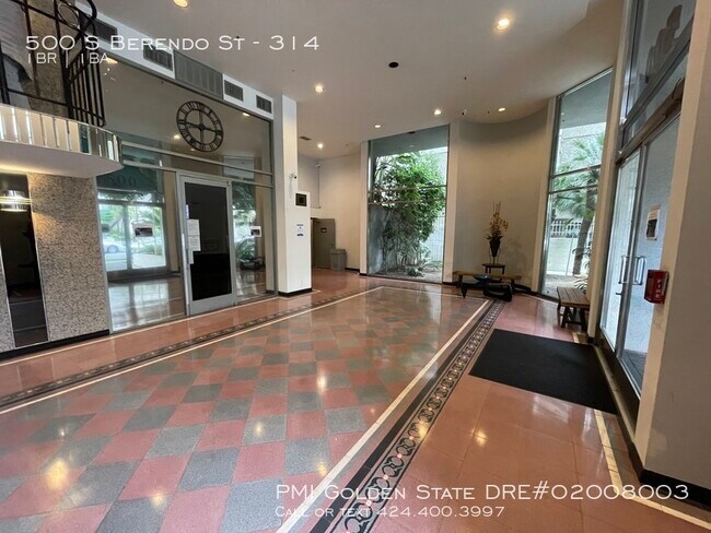 Building Photo - 500 S Berendo St