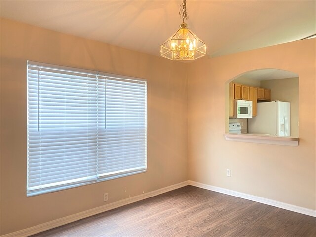 Building Photo - 1006 Lake Shore Ranch Drive