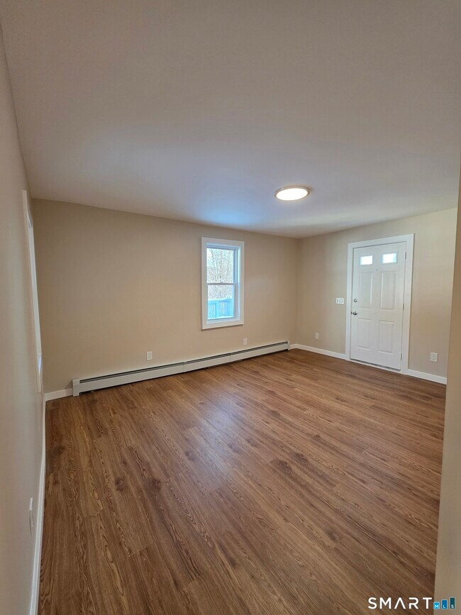 Building Photo - 14 Smith St