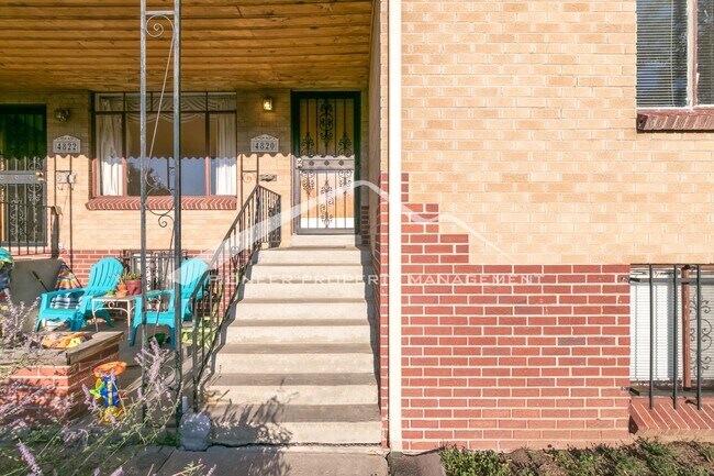 Foto del edificio - Spacious Duplex with Central AC and Washer...