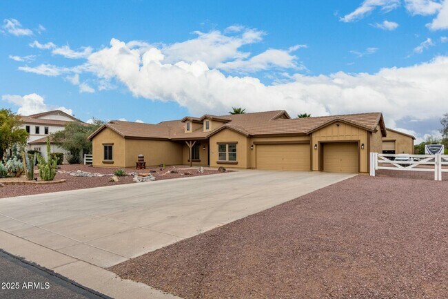 Building Photo - 9768 W Prospector Dr