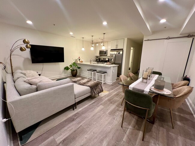 Building Photo - 1343 Pennsylvania Ave SE