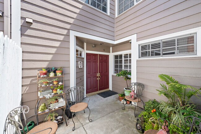 Building Photo - 33172 Ocean Bright