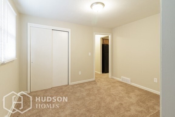 Foto del edificio - 336 N Edwards Ave