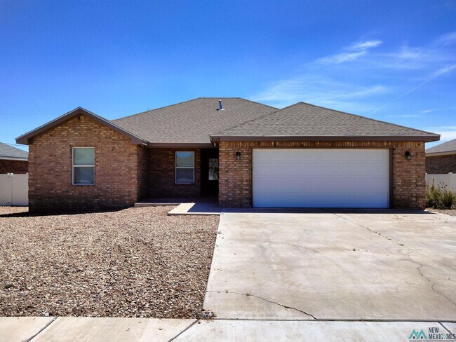 Building Photo - 2115 Roadrunner Dr