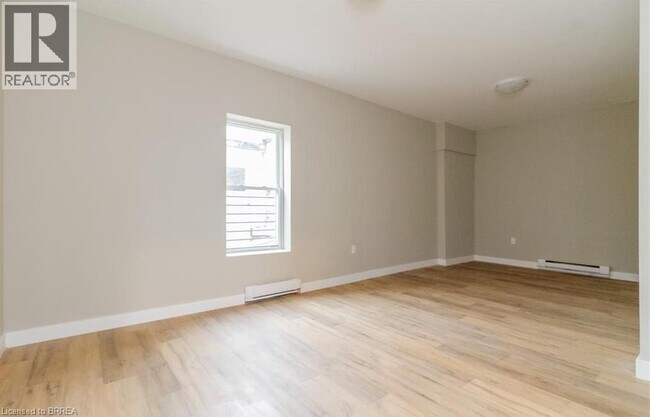 Photo du bâtiment - 302 Colborne St