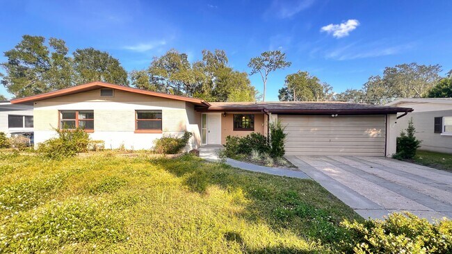 Foto del edificio - Timeless Charm Meets Modern Comfort in the Heart of Winter Park! WASHER & DRYER INCLUDED!