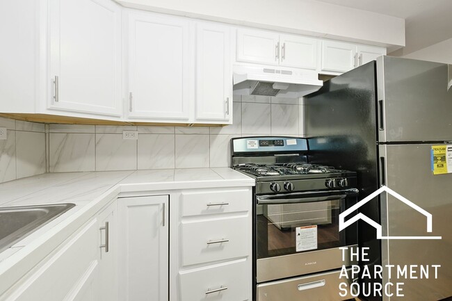 Building Photo - 3739 W 63rd St