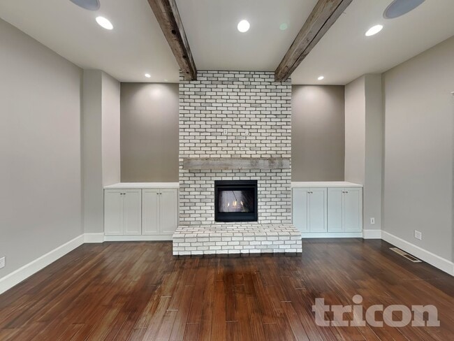 Building Photo - 2604 NE 175th St