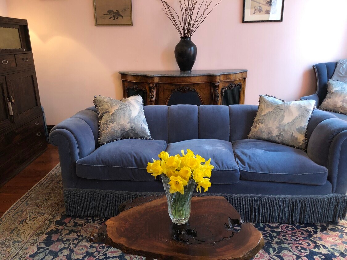 living room - 548 W 148th St