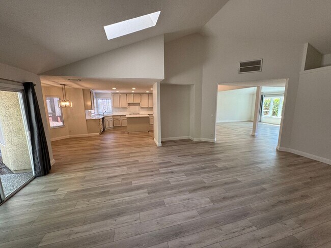 Foto del edificio - 4 bedroom | 2 bathroom | Granite Bay singl...