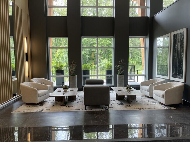 Photo du bâtiment - 6438 Byrnepark Dr