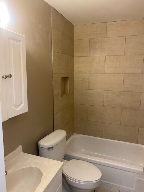 Foto del edificio - 810 S 119th E Ave