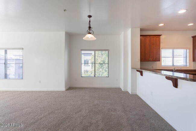 Foto del edificio - 5450 E Deer Valley Dr