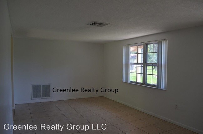 Building Photo - 2 br, 1.5 bath House - 7239 Redbud Ct